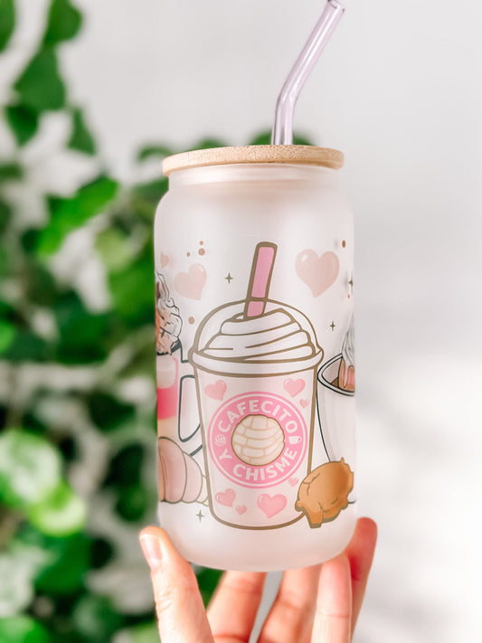 CAFECITO Y CHISME GLASS CUP