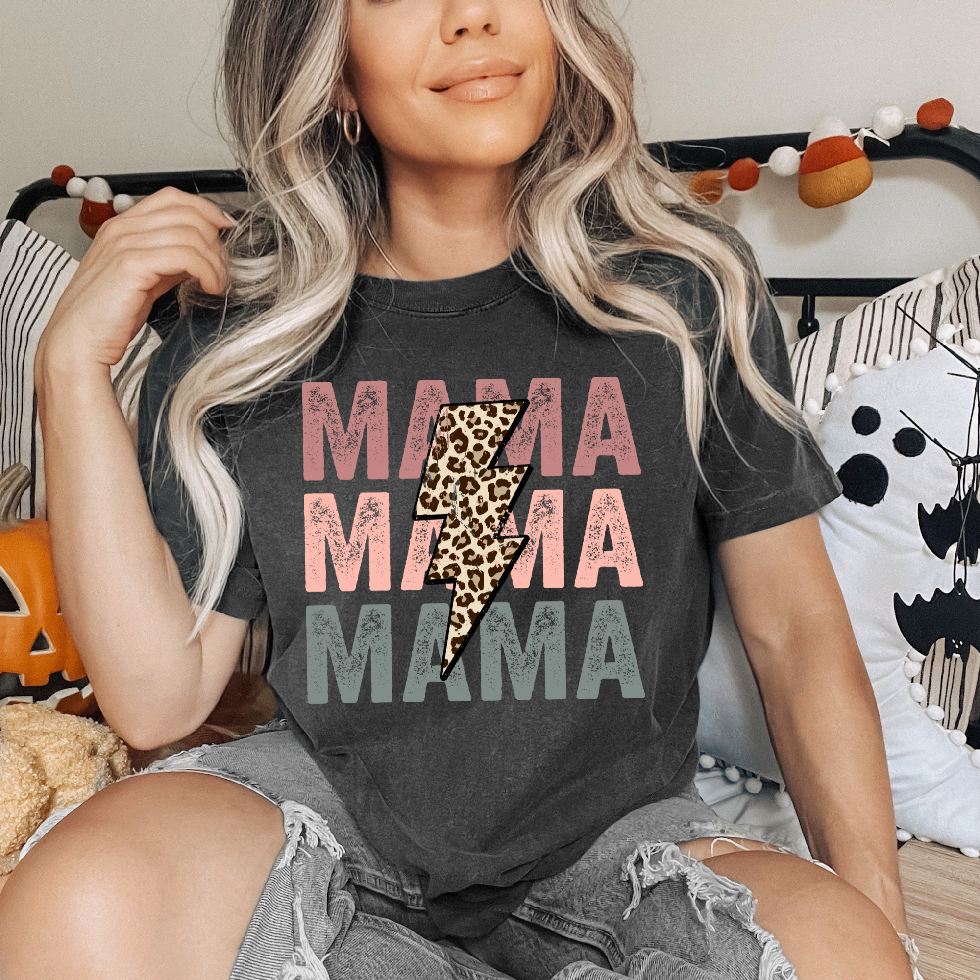 Retro MAMA T-Shirt – Designs by MJ