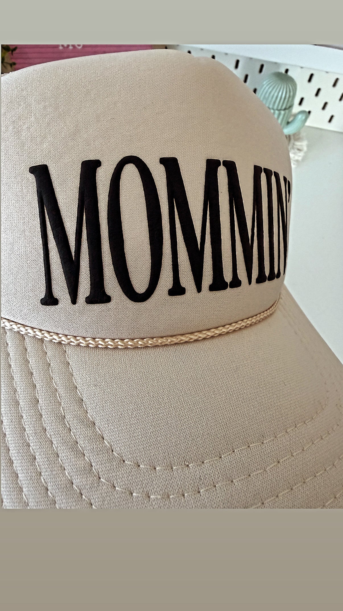 mommin' trucker hat